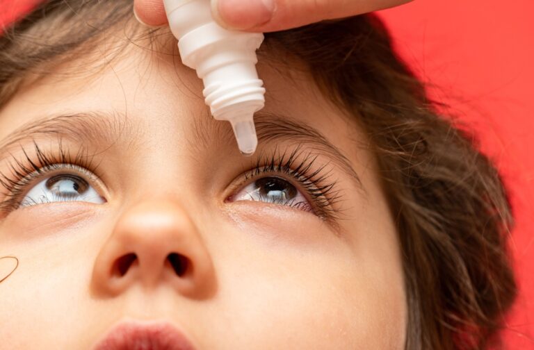 Myopia treatment atropine